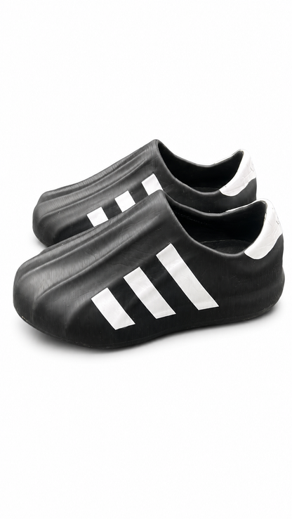 Addidasavant garde style sneaker