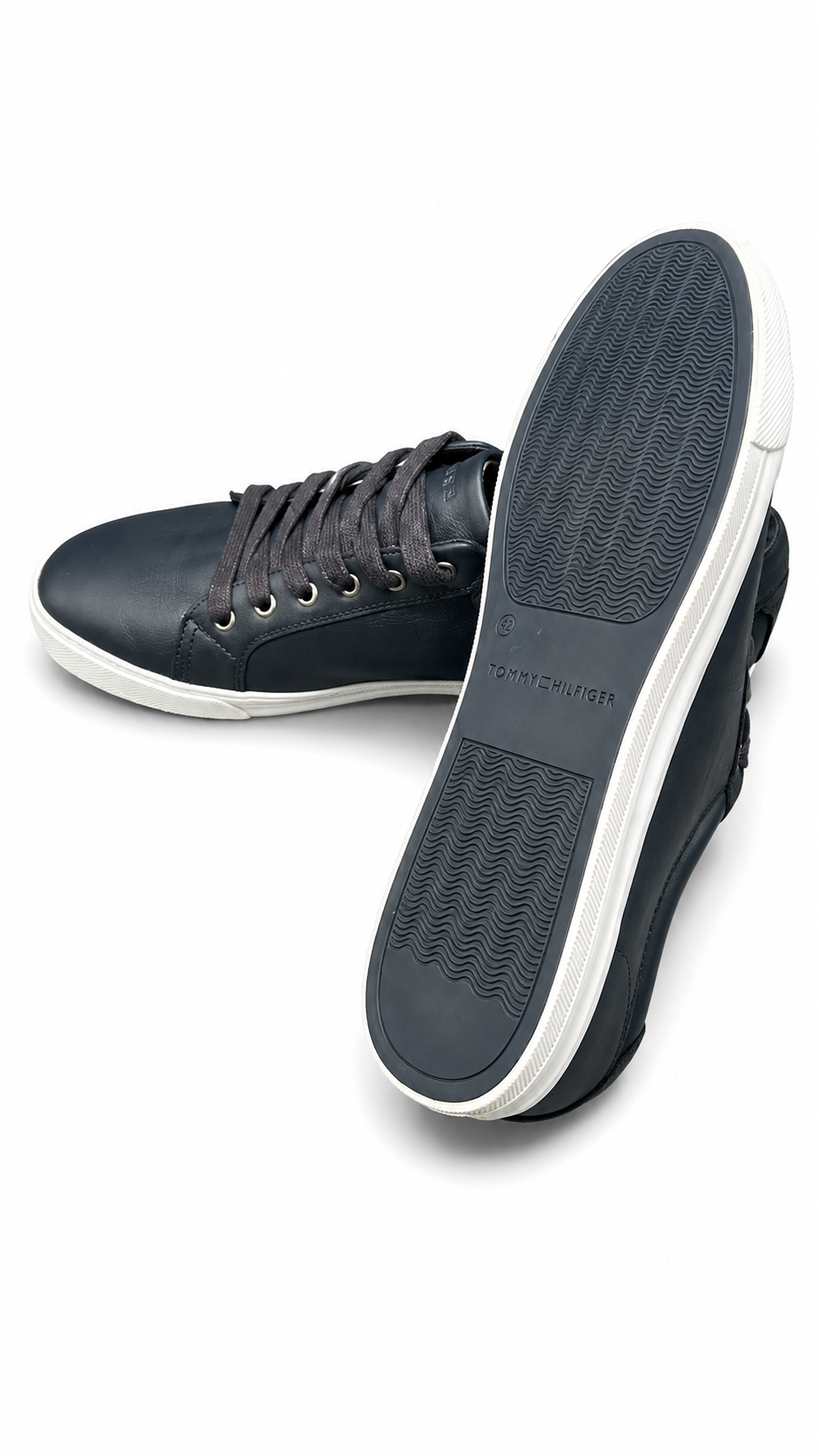 Tommy Hilfiger low-top leather sneaker