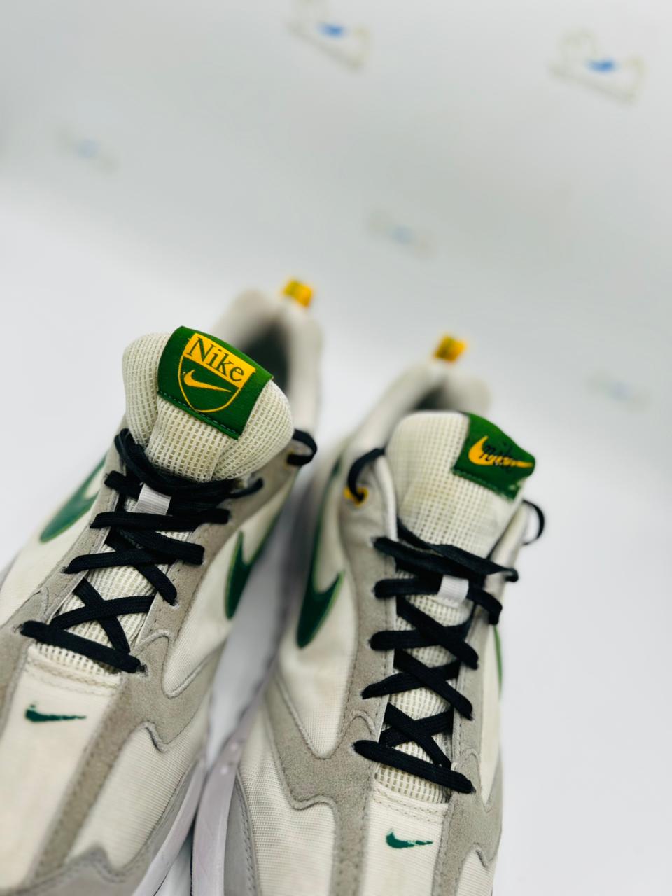 Nike Air Max Dawn Sneakers