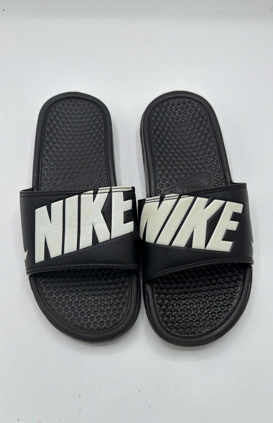 Nike Benassi Slides