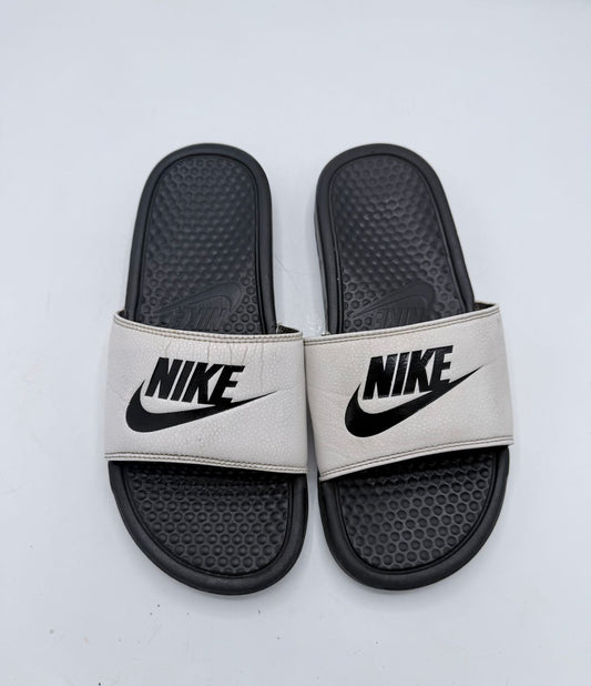 Nike Benassi JDI Slides