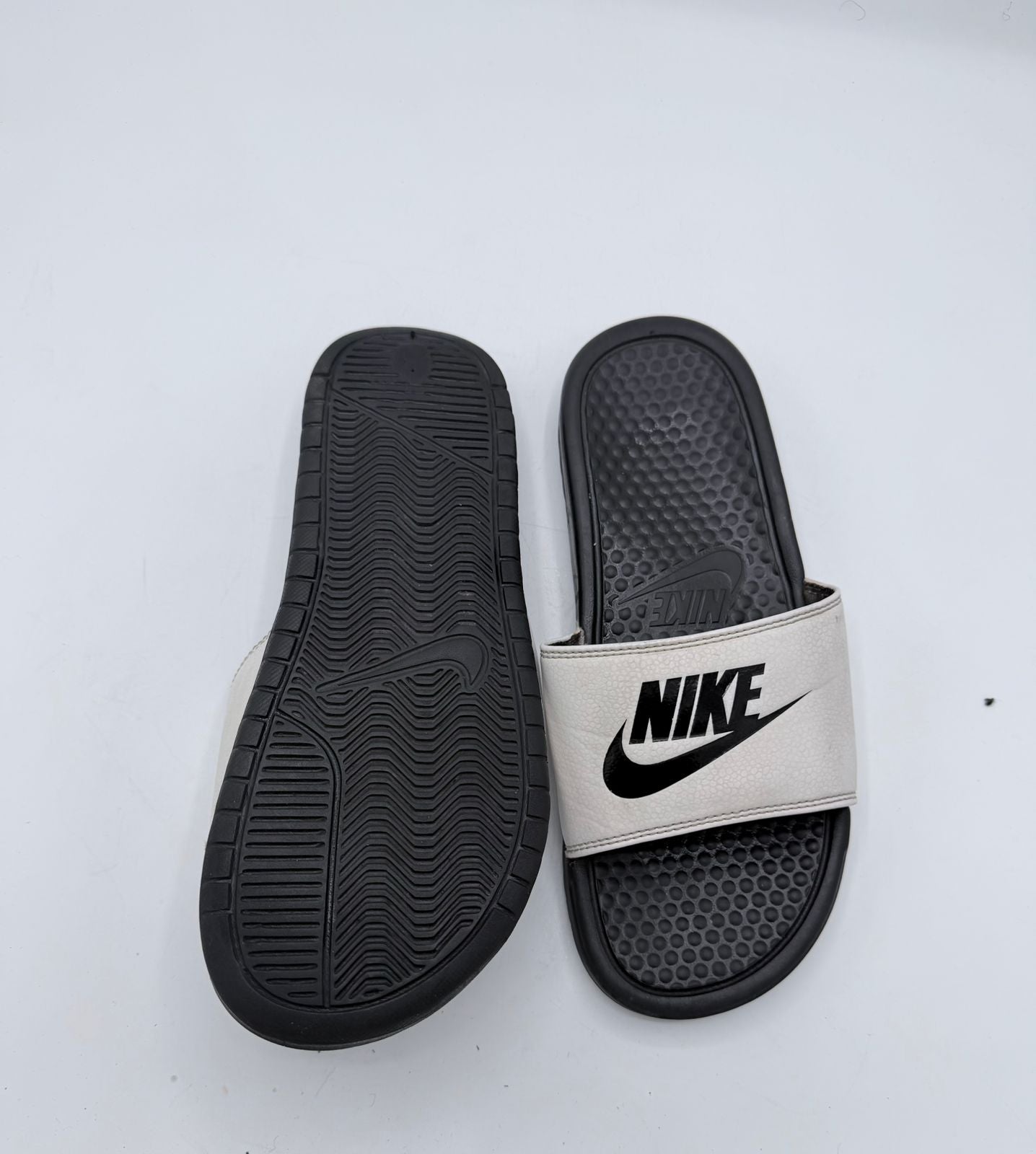 Nike Benassi JDI Slides