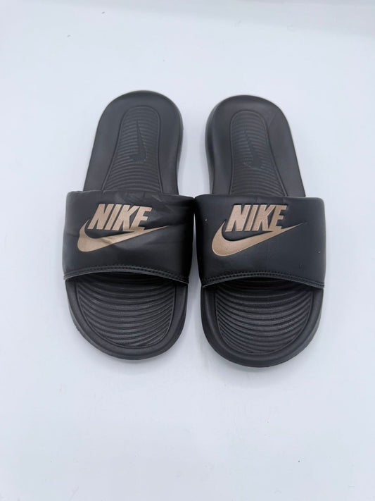 Nike Victori One Slides (TSPK 0035)