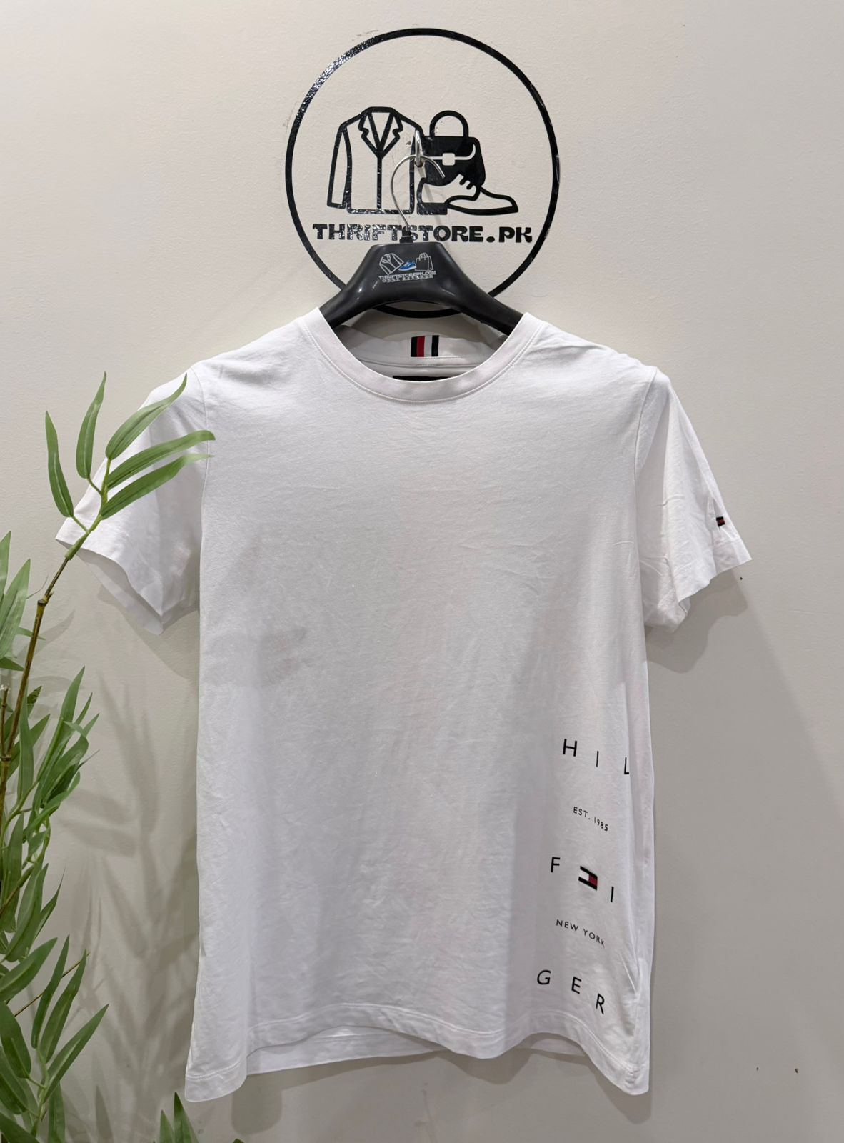Tommy Hilfiger Off-Placement Logo T-Shirt