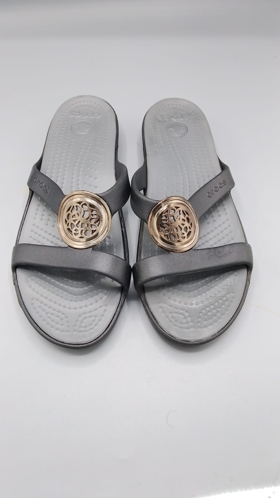 Crocs Women’s Sanrah Circle Sandals