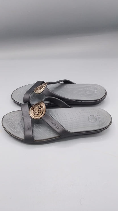 Crocs Women’s Sanrah Circle Sandals