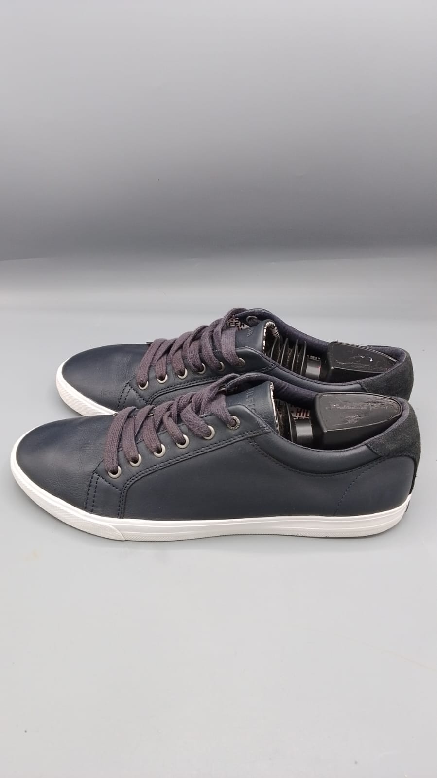ommy Hilfiger Men’s Leather Logo Lace-Up Sneakers
