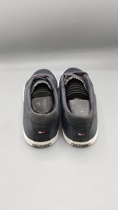 ommy Hilfiger Men’s Leather Logo Lace-Up Sneakers