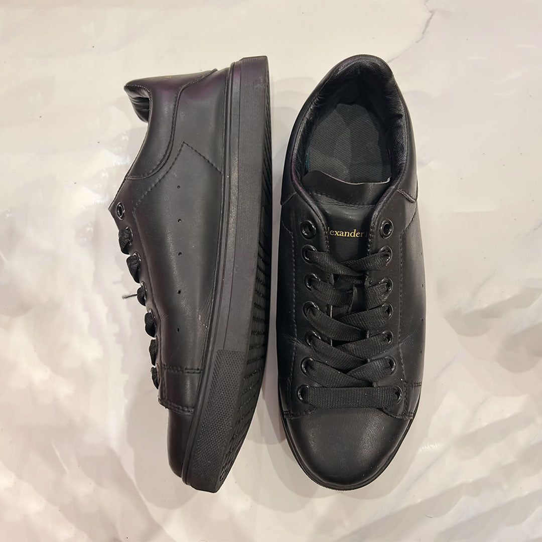 Alexander McQueen Premium Leather Low-Top Lace-Up Sneakers – Black