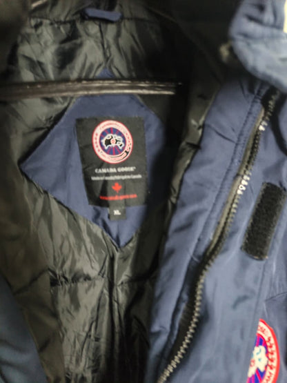 Canada Goose Expedition-style parka (navy)