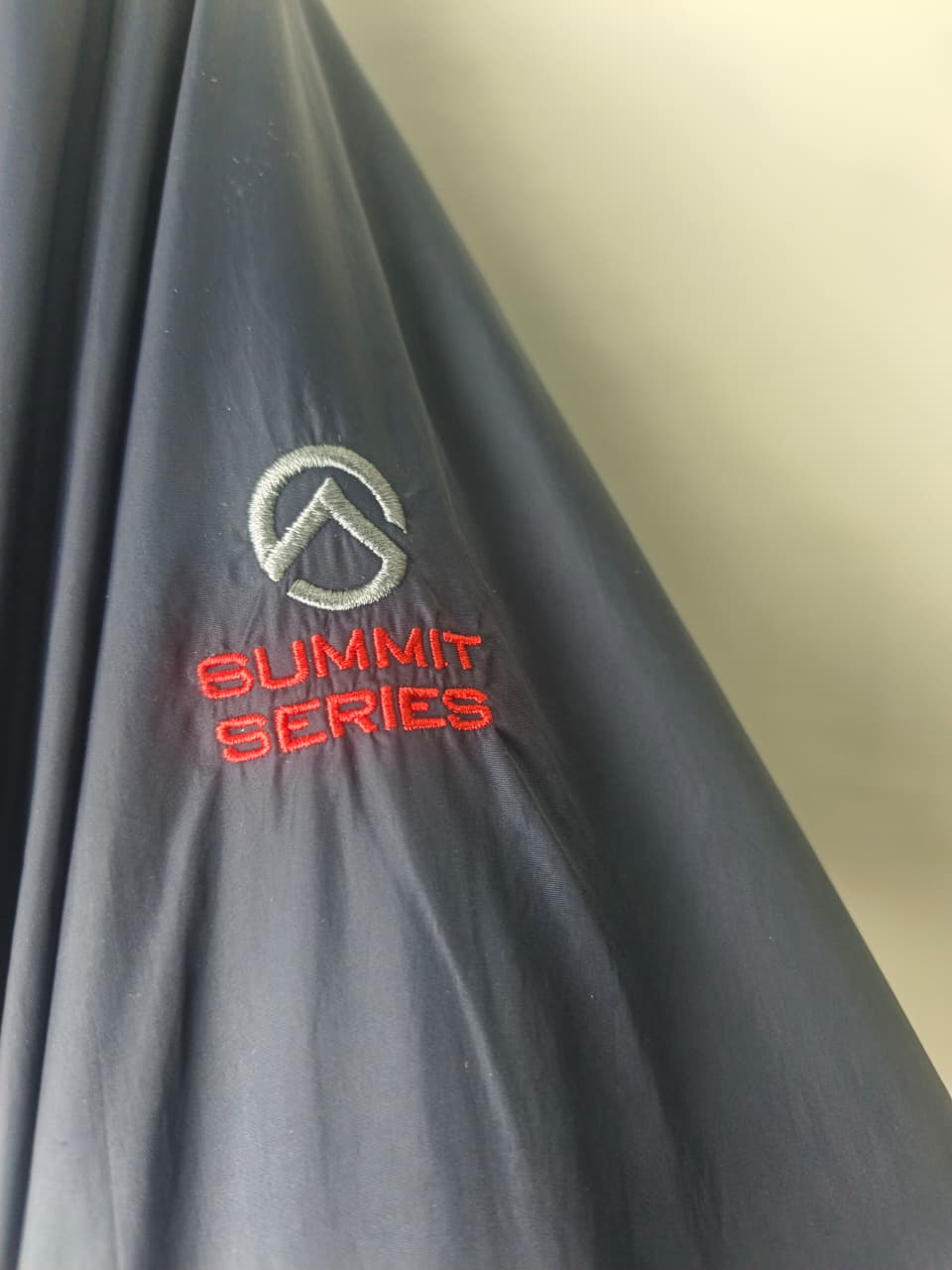 The North Face Summit Series Black Hooded Insulated Jacket – Men’s